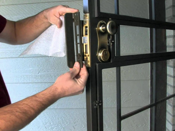 Sostituzione serrature parabiago tel 339.1119431 Cambiare serratura porta